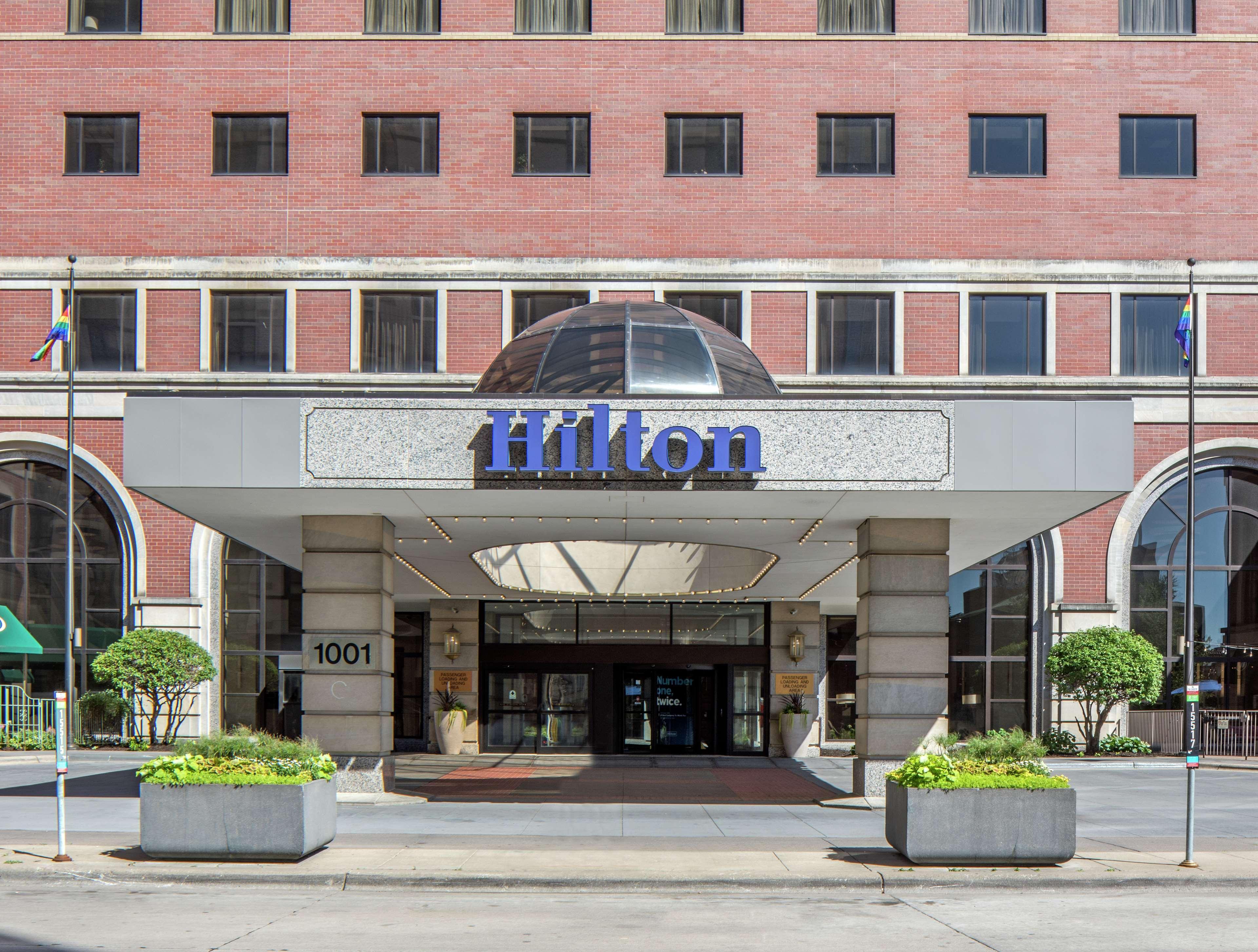 Hilton Minneapolis Exteriör bild