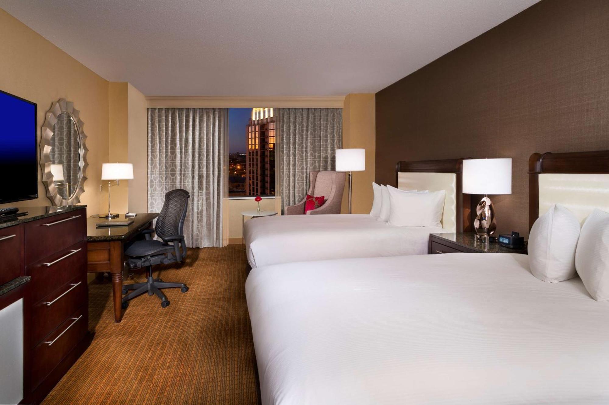 Hilton Minneapolis Exteriör bild